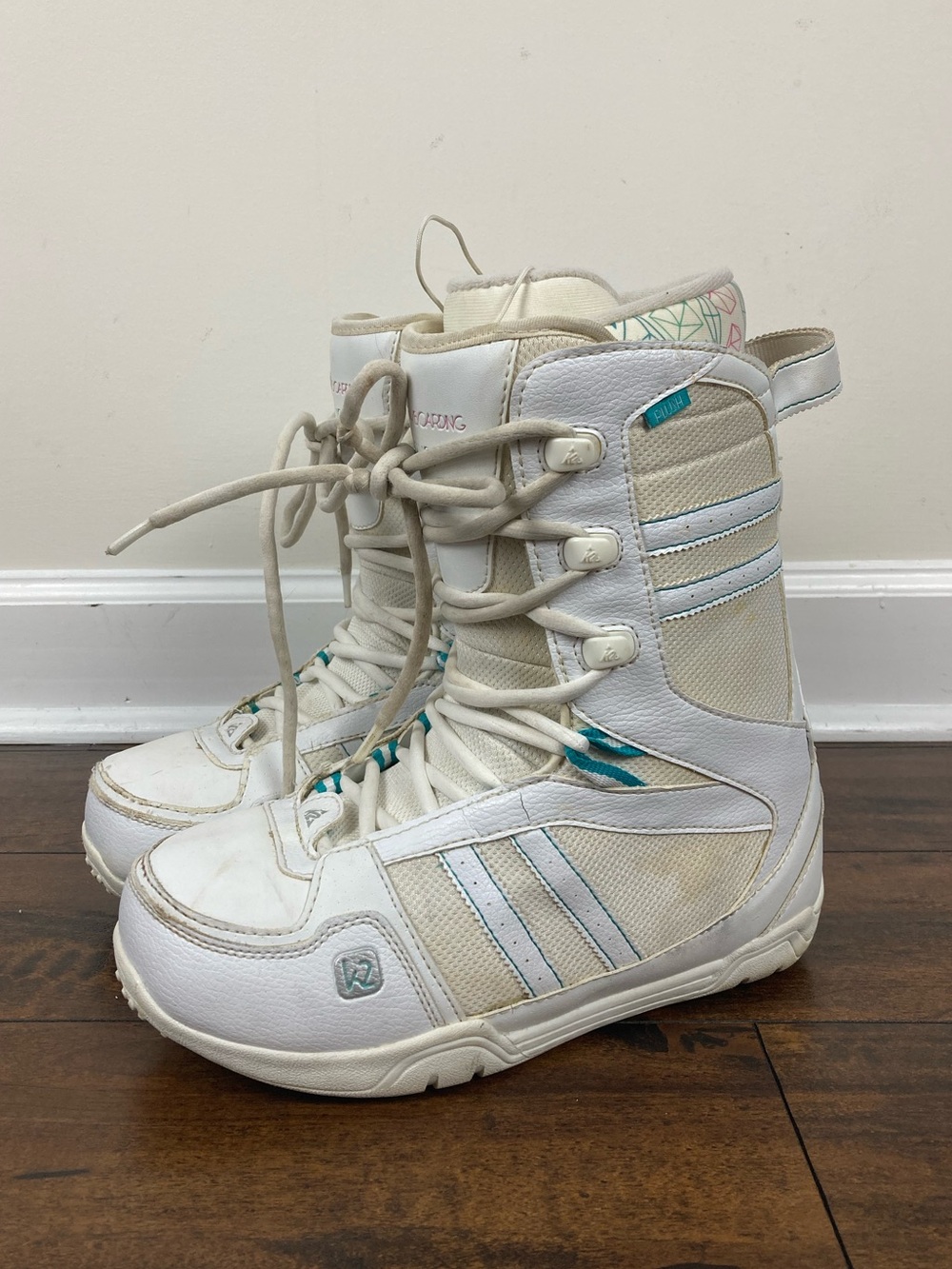 K2 PLUSH Women’s Snowboarding Boots White Size 8